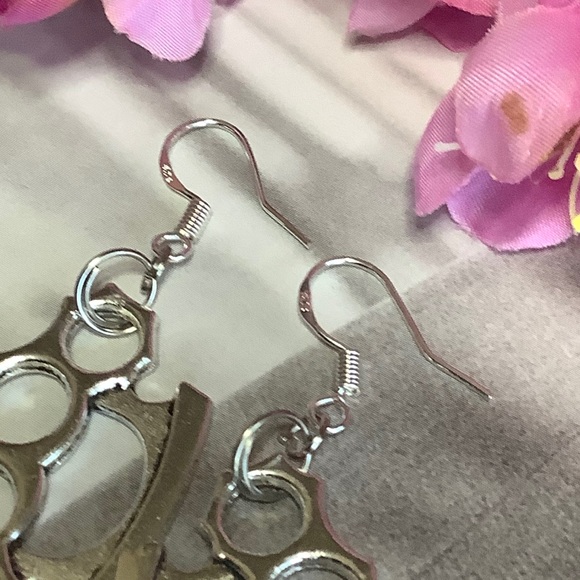 🍒 BRASS KNUCKLE EARRINGS SILVER 925 PUNK ROCK ROCKER EMO ROCKER COOL HIP - Picture 6 of 8